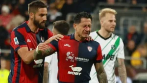 Gianluca Lapadula vuelve a lastimarse la nariz